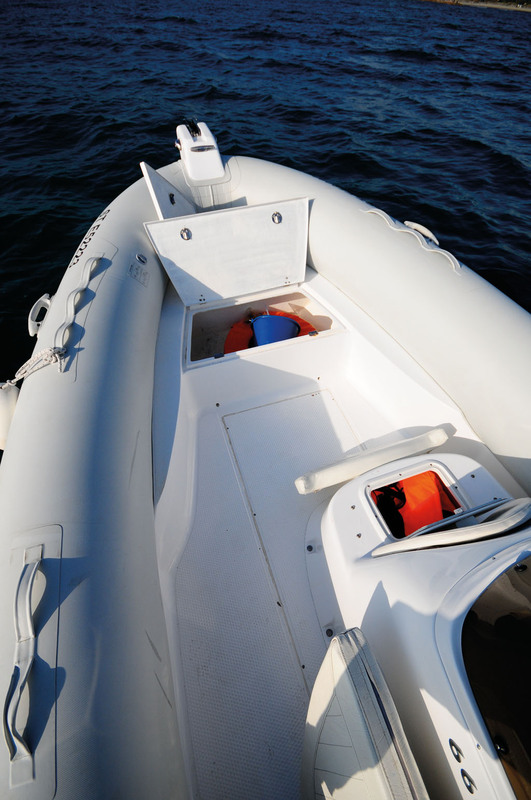 photo Silver Marine Phoenix 660