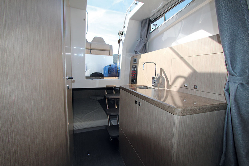 photo Nuova Jolly Prince 43 CC / 43 Luxury Cabin