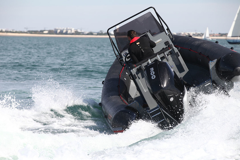 photo Valiant 750 Sport Black Carbon