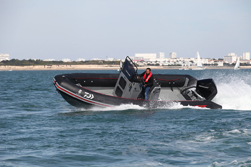 photo Valiant 750 Sport Black Carbon