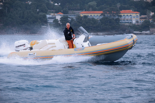 Thumb_reef70-nav-10